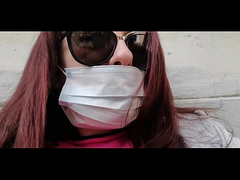 ❤️ Ніколетта мститься своєму сусіду і пісяє в його гаражі (Спеціальний італійський карантин Covid19) ❤❌ Чортове відео  у нас ❌️❤